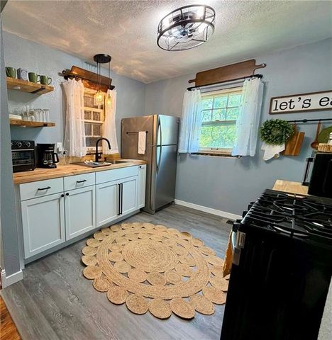 709 N Allen Road, Independence, MO 64050