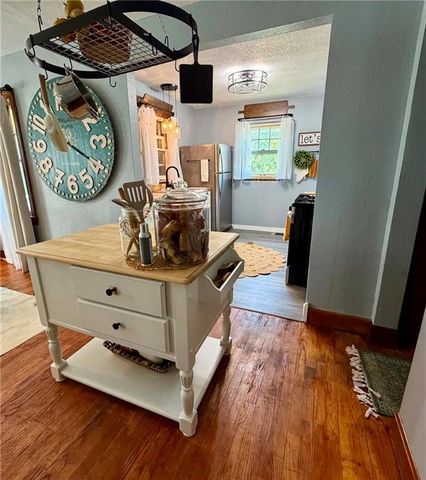 709 N Allen Road, Independence, MO 64050