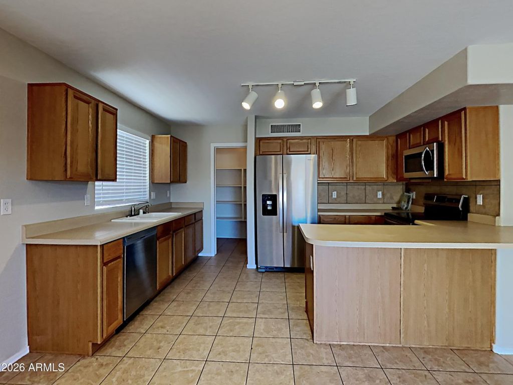 14844 W LAUREL Lane, Surprise, AZ 85379 — photo 3