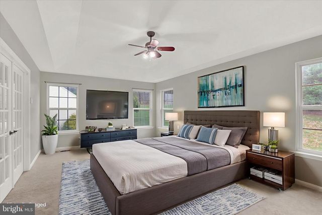 735 CLYDESDALE DR, York, PA 17402