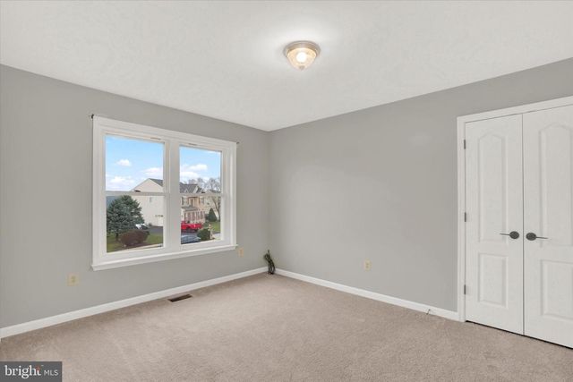 735 CLYDESDALE DR, York, PA 17402