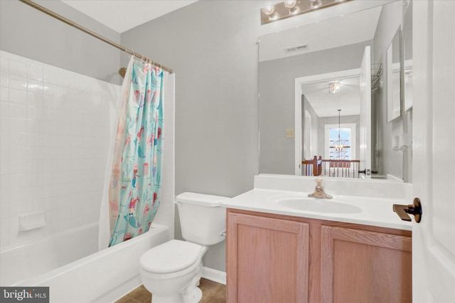 735 CLYDESDALE DR, York, PA 17402