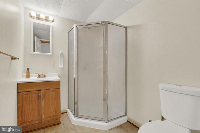 735 CLYDESDALE DR, York, PA 17402