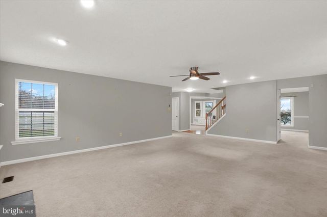 735 CLYDESDALE DR, York, PA 17402