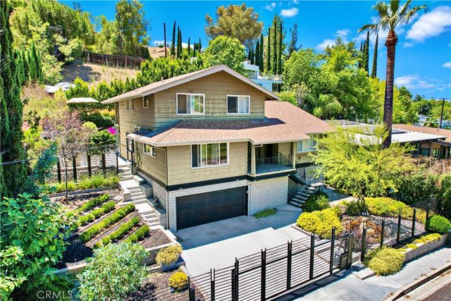 22921 Cass Avenue, Woodland Hills, CA 91364