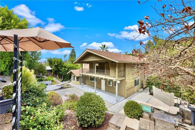 22921 Cass Avenue, Woodland Hills, CA 91364