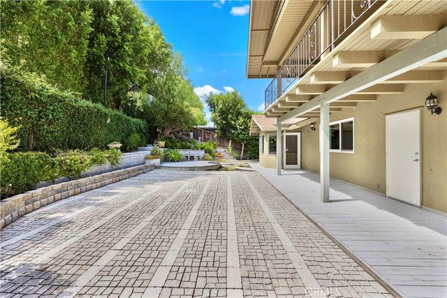 22921 Cass Avenue, Woodland Hills, CA 91364