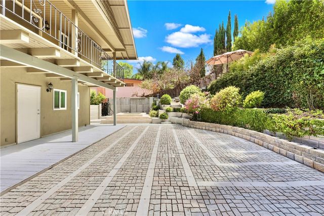 22921 Cass Avenue, Woodland Hills, CA 91364