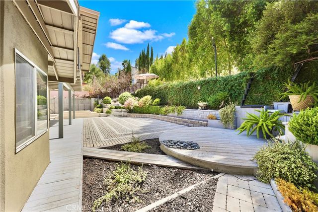22921 Cass Avenue, Woodland Hills, CA 91364