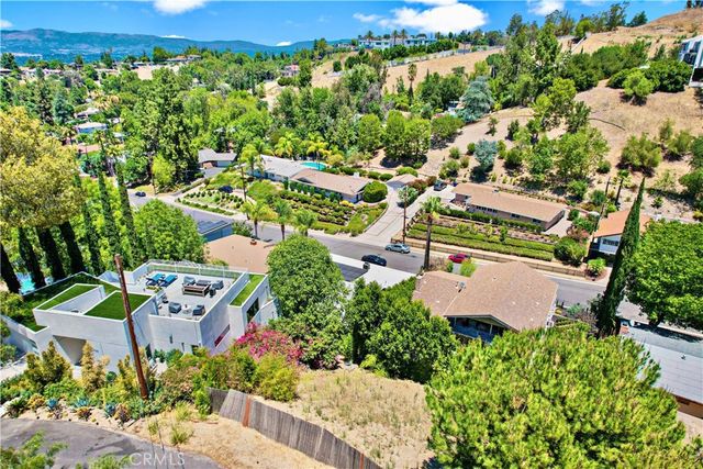 22921 Cass Avenue, Woodland Hills, CA 91364