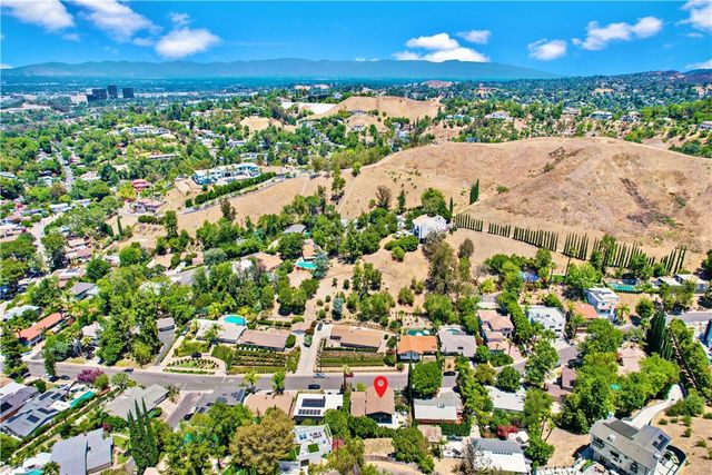 22921 Cass Avenue, Woodland Hills, CA 91364