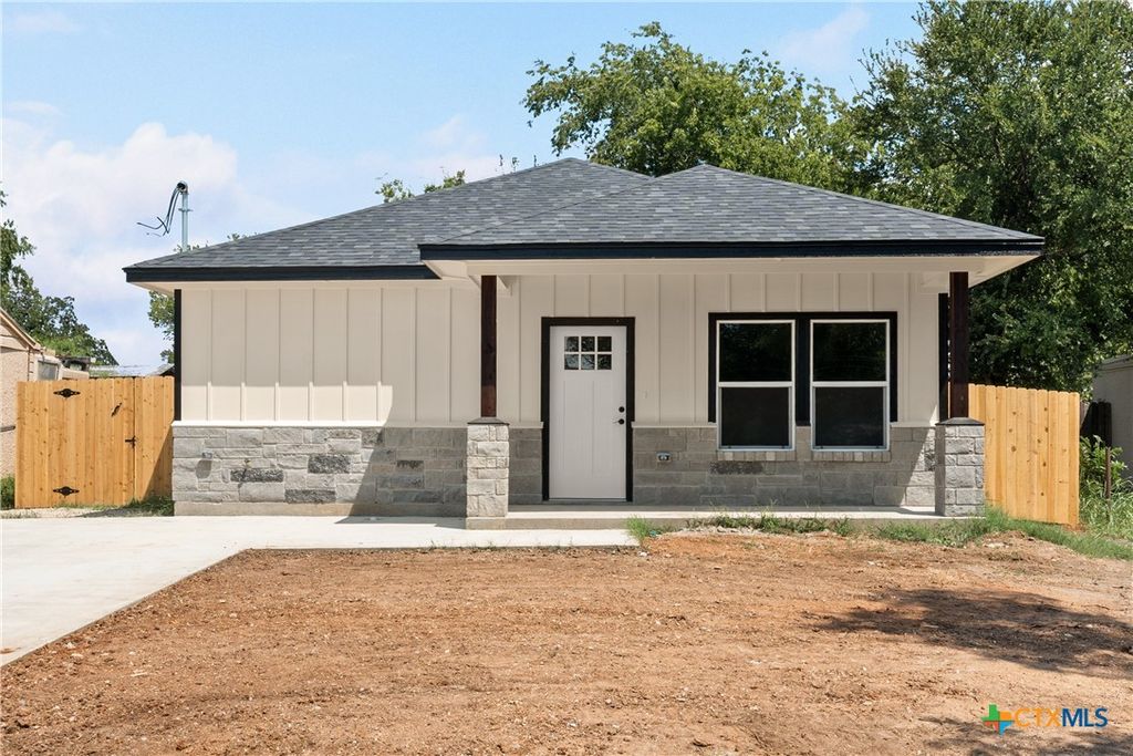 217 Spindletop Street, Gatesville, TX 76528