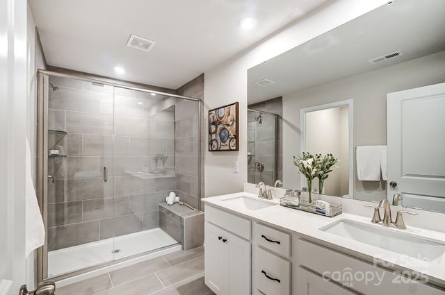 3930 Cheyney Park Drive, Charlotte, NC 28269