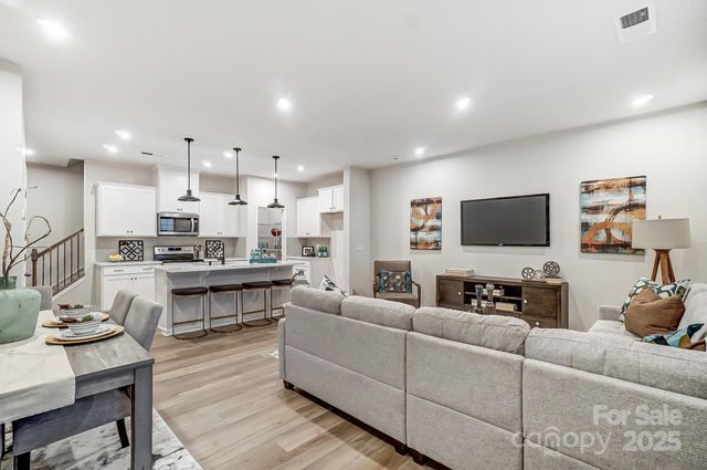 3930 Cheyney Park Drive, Charlotte, NC 28269