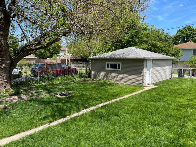 123 Washington Avenue, La Grange, IL 60525