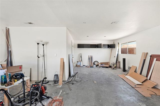14204 Tehachapi Road, Apple Valley, CA 92307