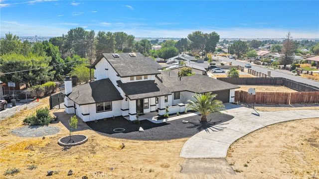 14204 Tehachapi Road, Apple Valley, CA 92307