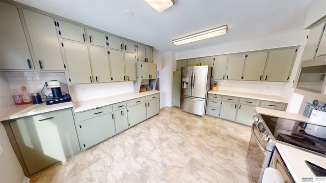 1862 S 145th Avenue, Omaha, NE 68144