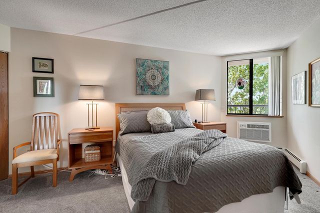 2601 Kenzie Terrace 318, Saint Anthony, MN 55418