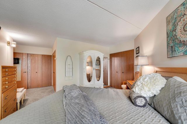 2601 Kenzie Terrace 318, Saint Anthony, MN 55418