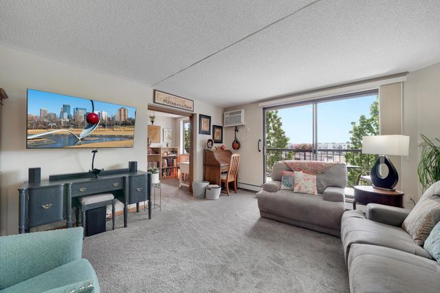2601 Kenzie Terrace 318, Saint Anthony, MN 55418