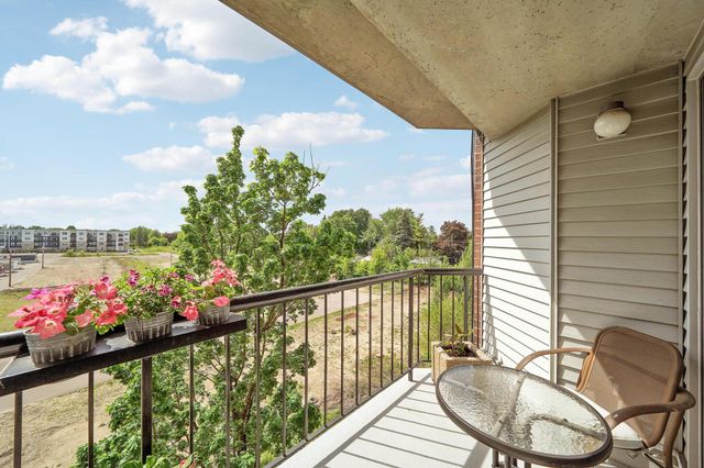 2601 Kenzie Terrace 318, Saint Anthony, MN 55418