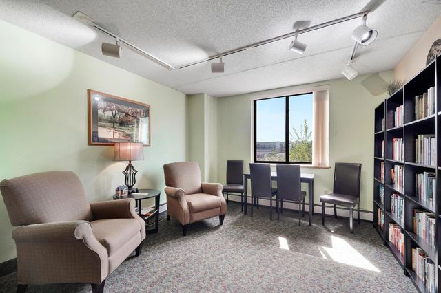 2601 Kenzie Terrace 318, Saint Anthony, MN 55418