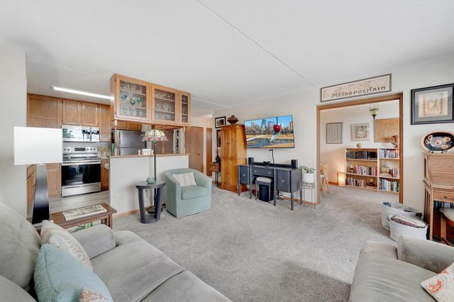 2601 Kenzie Terrace 318, Saint Anthony, MN 55418