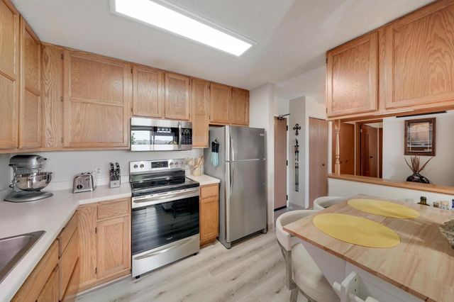 2601 Kenzie Terrace 318, Saint Anthony, MN 55418
