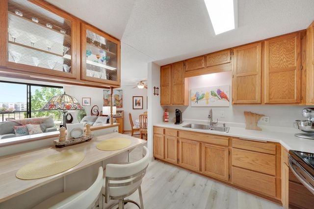 2601 Kenzie Terrace 318, Saint Anthony, MN 55418