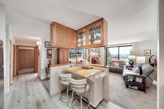 2601 Kenzie Terrace 318, Saint Anthony, MN 55418