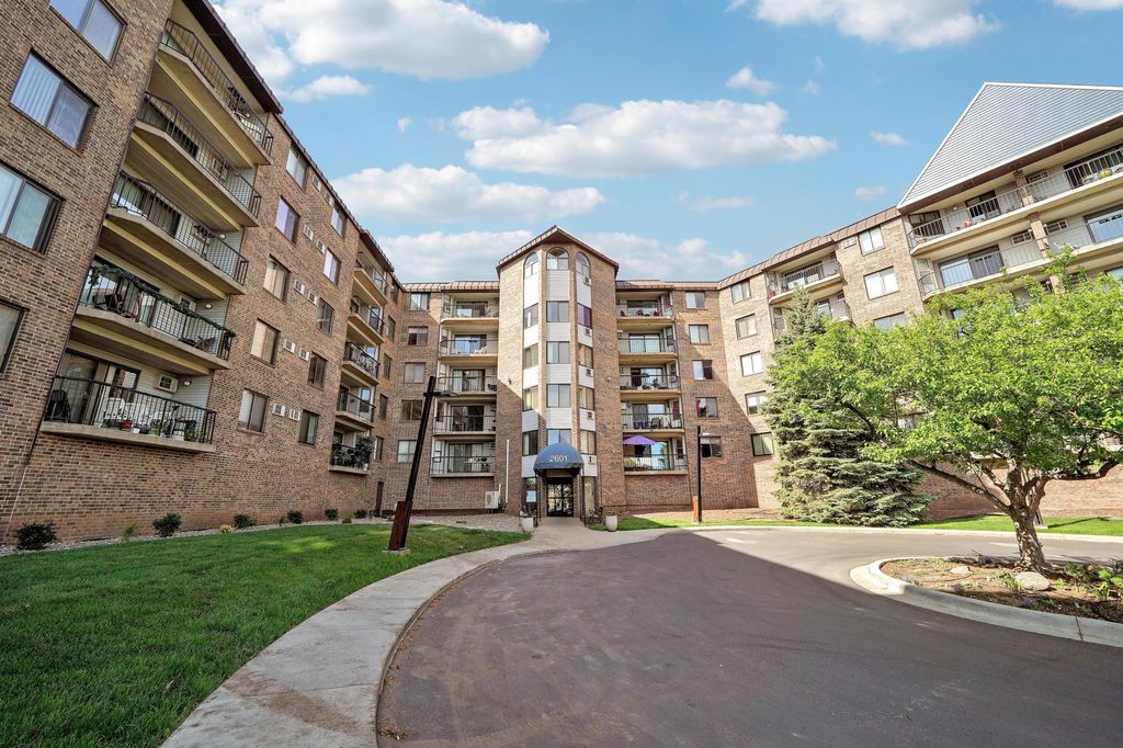 2601 Kenzie Terrace 318, Saint Anthony, MN 55418