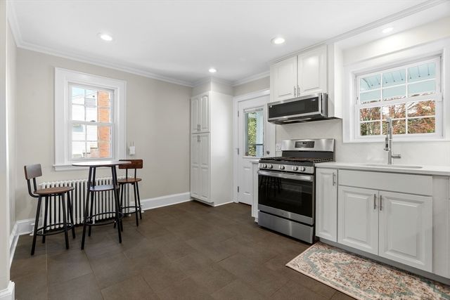 778 W Roxbury Pkwy, Boston, MA 02131