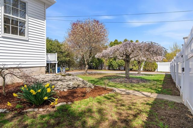 778 W Roxbury Pkwy, Boston, MA 02131