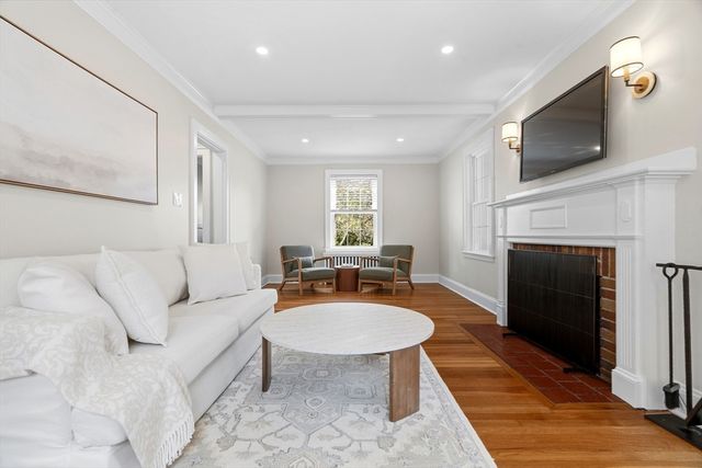 778 W Roxbury Pkwy, Boston, MA 02131