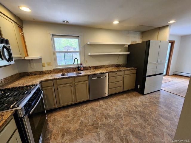 384 Fishcreek Road, Saugerties, NY 12477