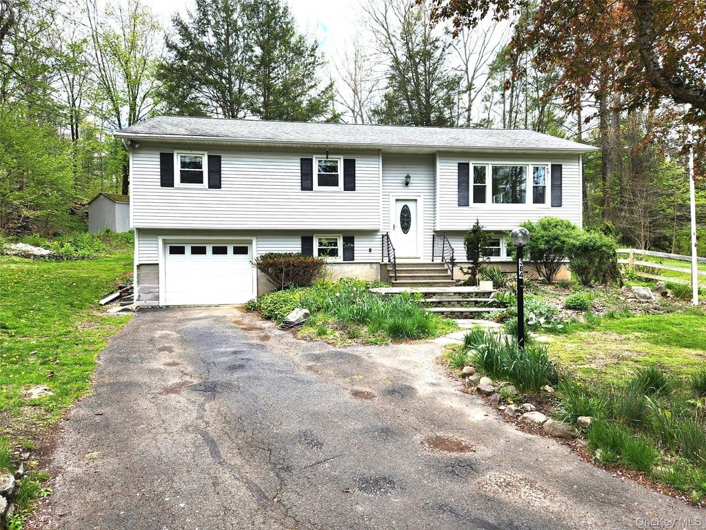 384 Fishcreek Road, Saugerties, NY 12477