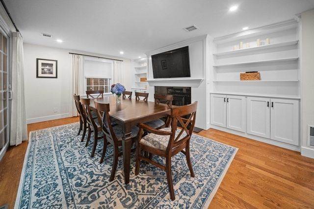 10 Juniper Hill Road, Waltham, MA 02452