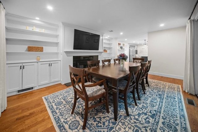 10 Juniper Hill Road, Waltham, MA 02452