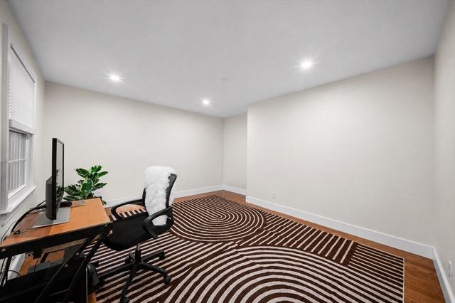 10 Juniper Hill Road, Waltham, MA 02452