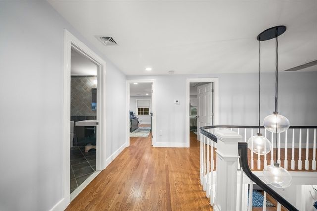 10 Juniper Hill Road, Waltham, MA 02452