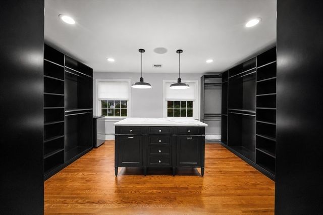 10 Juniper Hill Road, Waltham, MA 02452