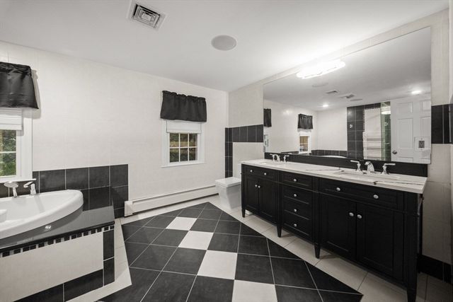 10 Juniper Hill Road, Waltham, MA 02452