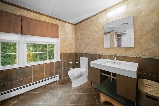10 Juniper Hill Road, Waltham, MA 02452
