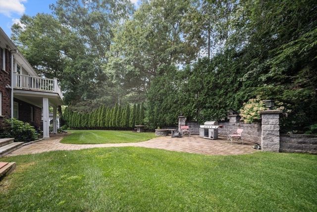 10 Juniper Hill Road, Waltham, MA 02452