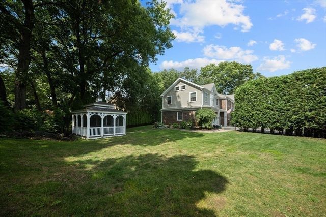 10 Juniper Hill Road, Waltham, MA 02452