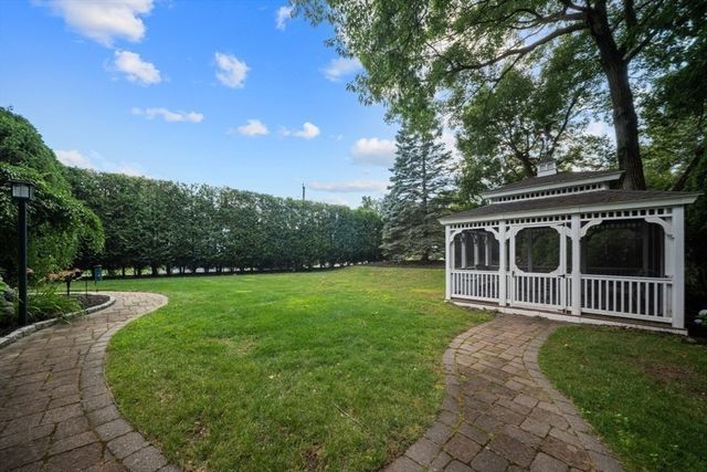 10 Juniper Hill Road, Waltham, MA 02452
