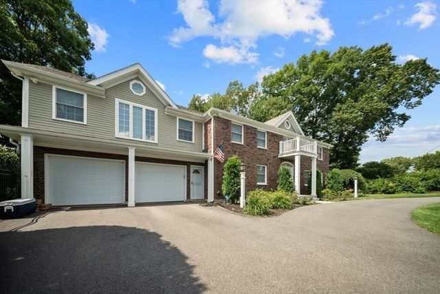 10 Juniper Hill Road, Waltham, MA 02452