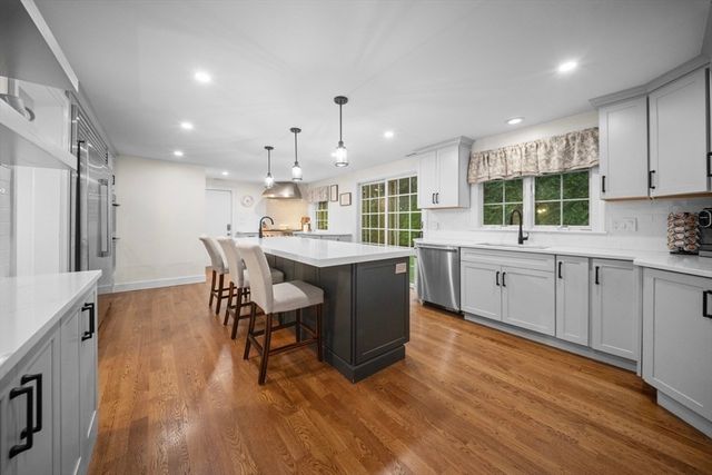 10 Juniper Hill Road, Waltham, MA 02452