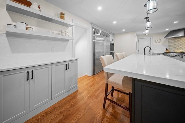 10 Juniper Hill Road, Waltham, MA 02452